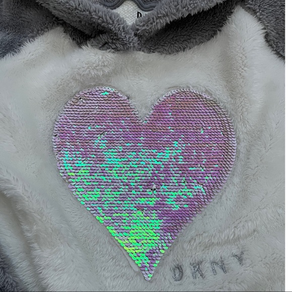 DKNY SOFT PLUSHY GIRLS HOODIE SZ 8/10 (M) - Picture 2 of 3